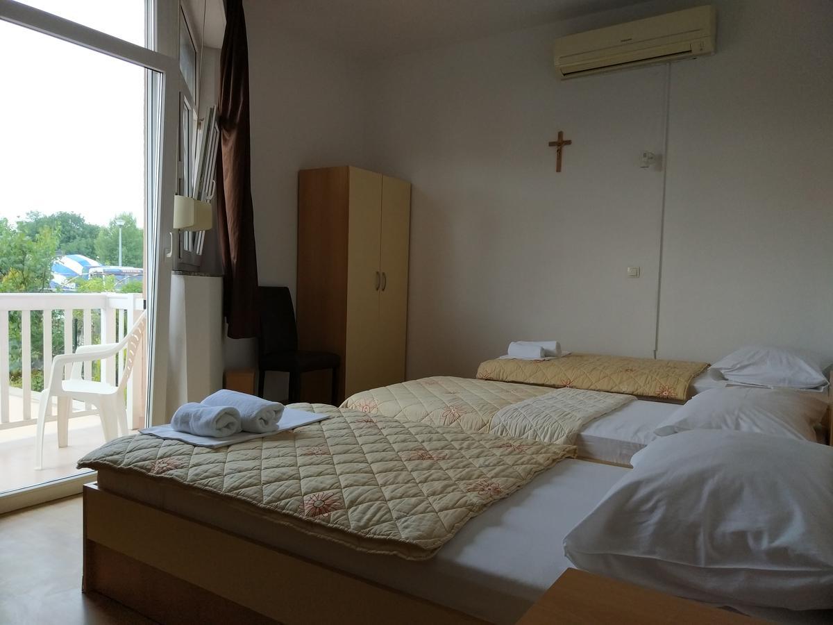 Guest House Regina Mundi Medjugorje Ngoại thất bức ảnh